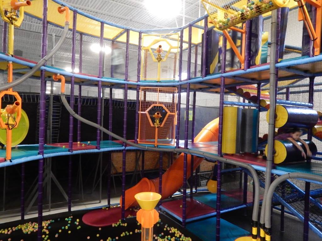 trampoline parks near me open now